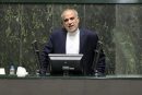 زارعی در تذکر شفاهی: تسهیلات اشتغال زایی بدون خروجی باقی مانده است / وزیر جهاد کشاورزی ورود کند